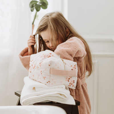 pink-toiletry-bag